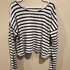 Long sleeve cropped top